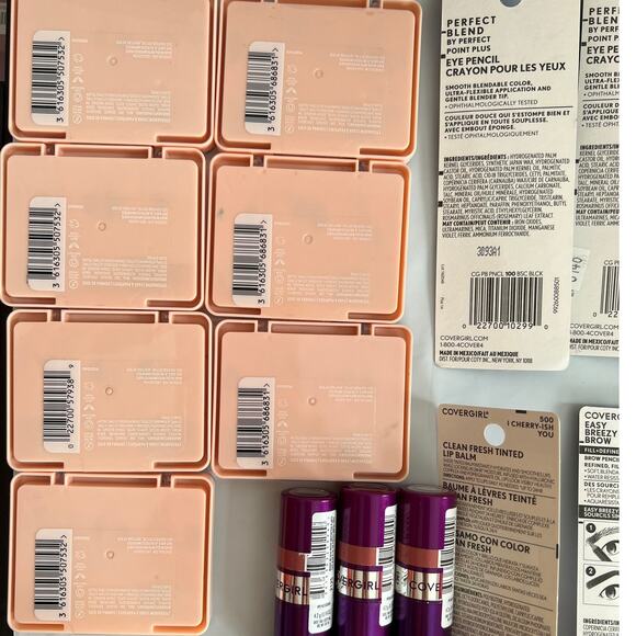 Lot 22 CoverGirl Face/Eyes/Lips Makeup Mixed Lots - Picture 7 of 16